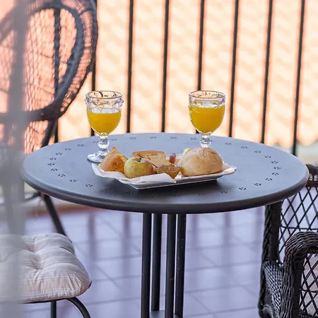 卡萨赫腾西亚魅力旅馆 3*